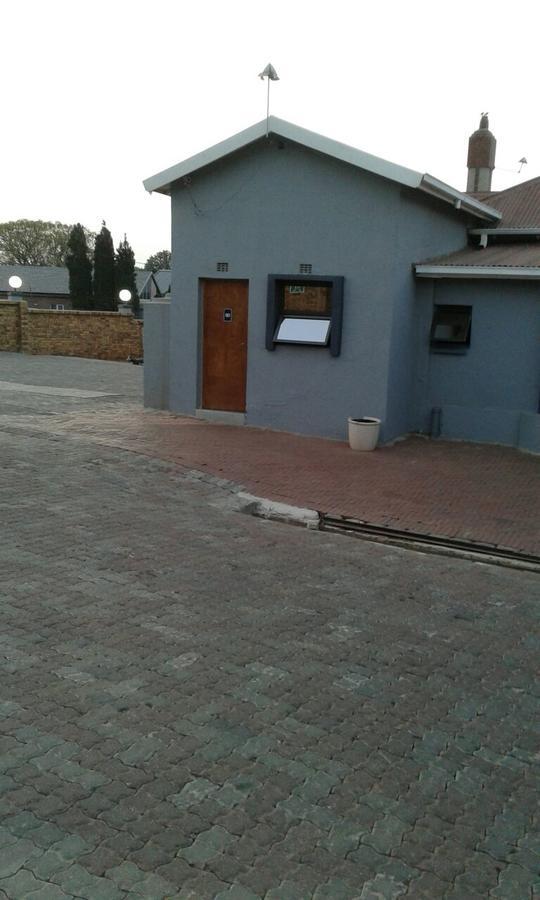 Central Lodge Hotels Johannesburg Bagian luar foto
